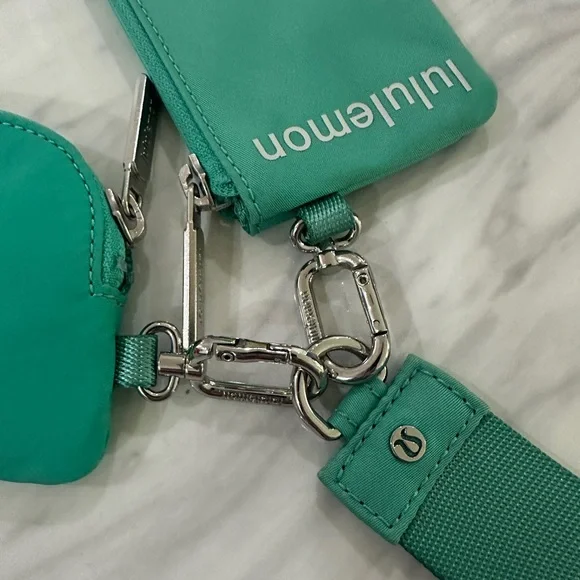 Lululemon Athletica Green Key Card Holder Set - Picture 7 of 8